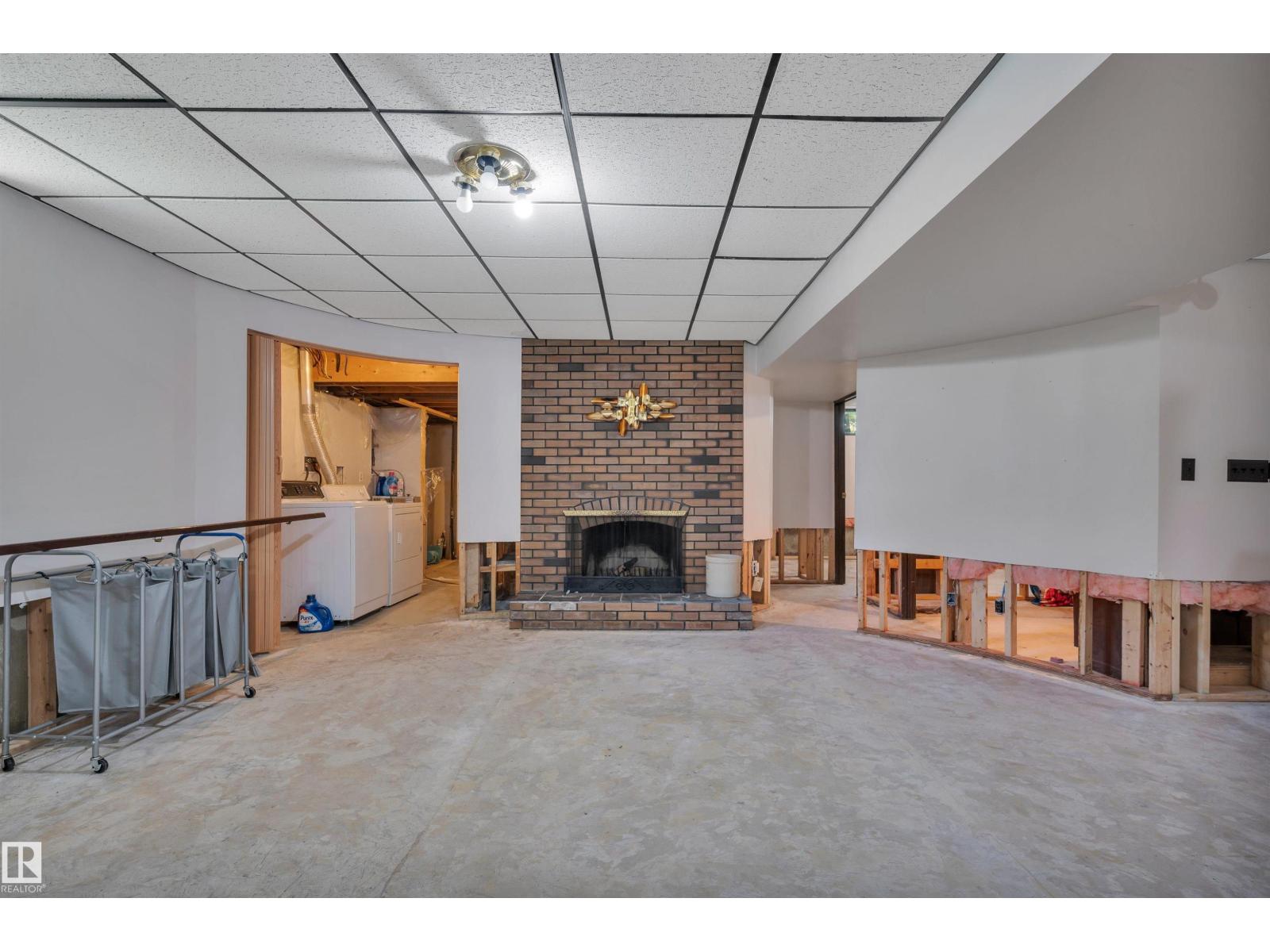 #109 52312 RGE ROAD 223 - 33