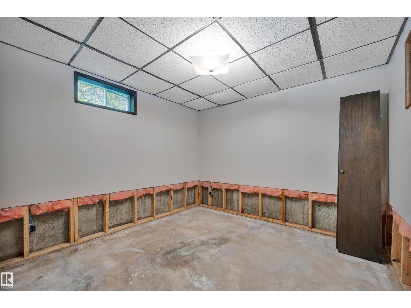 #109 52312 RGE ROAD 223 - 35