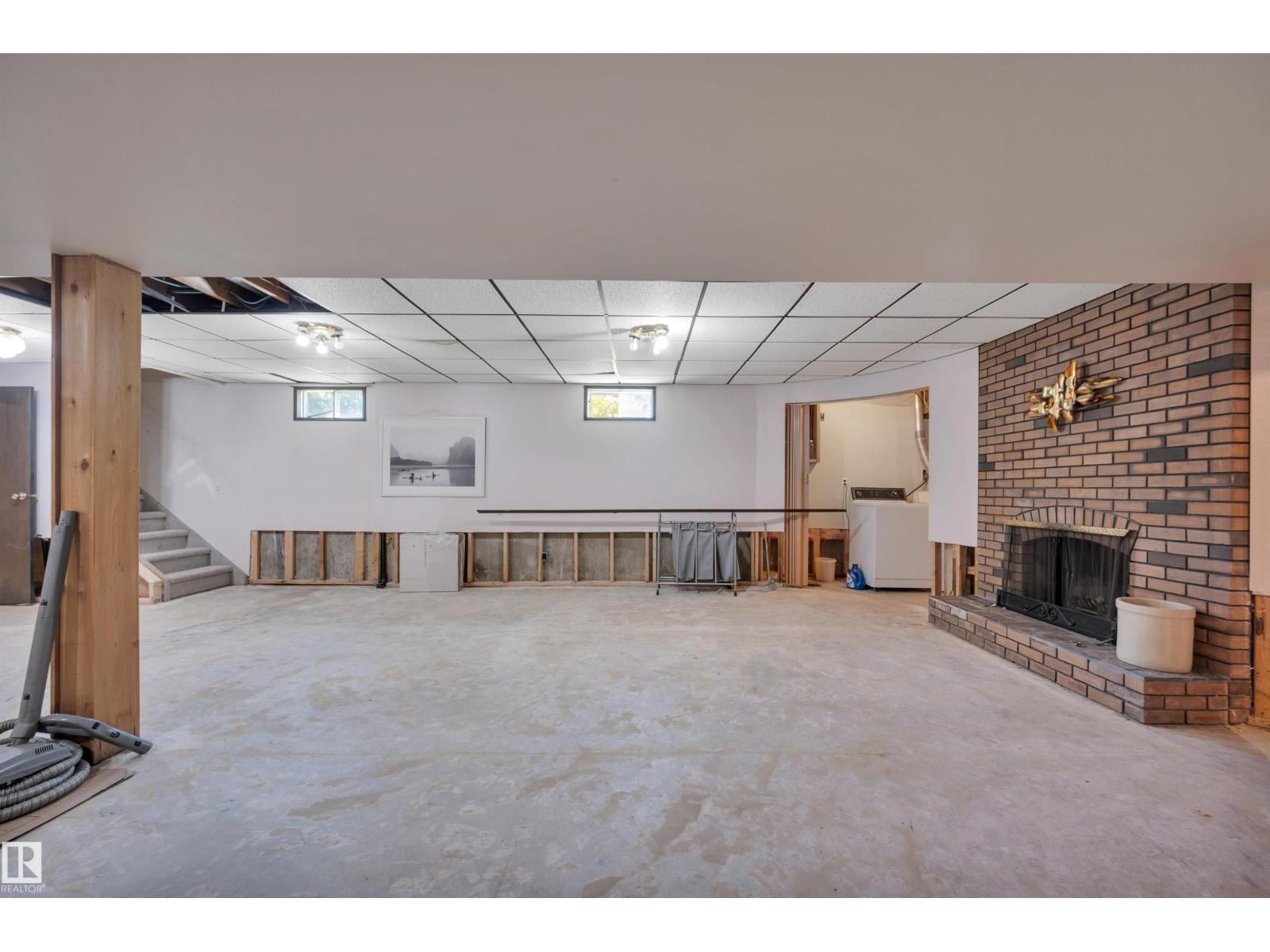 #109 52312 RGE ROAD 223 - 38
