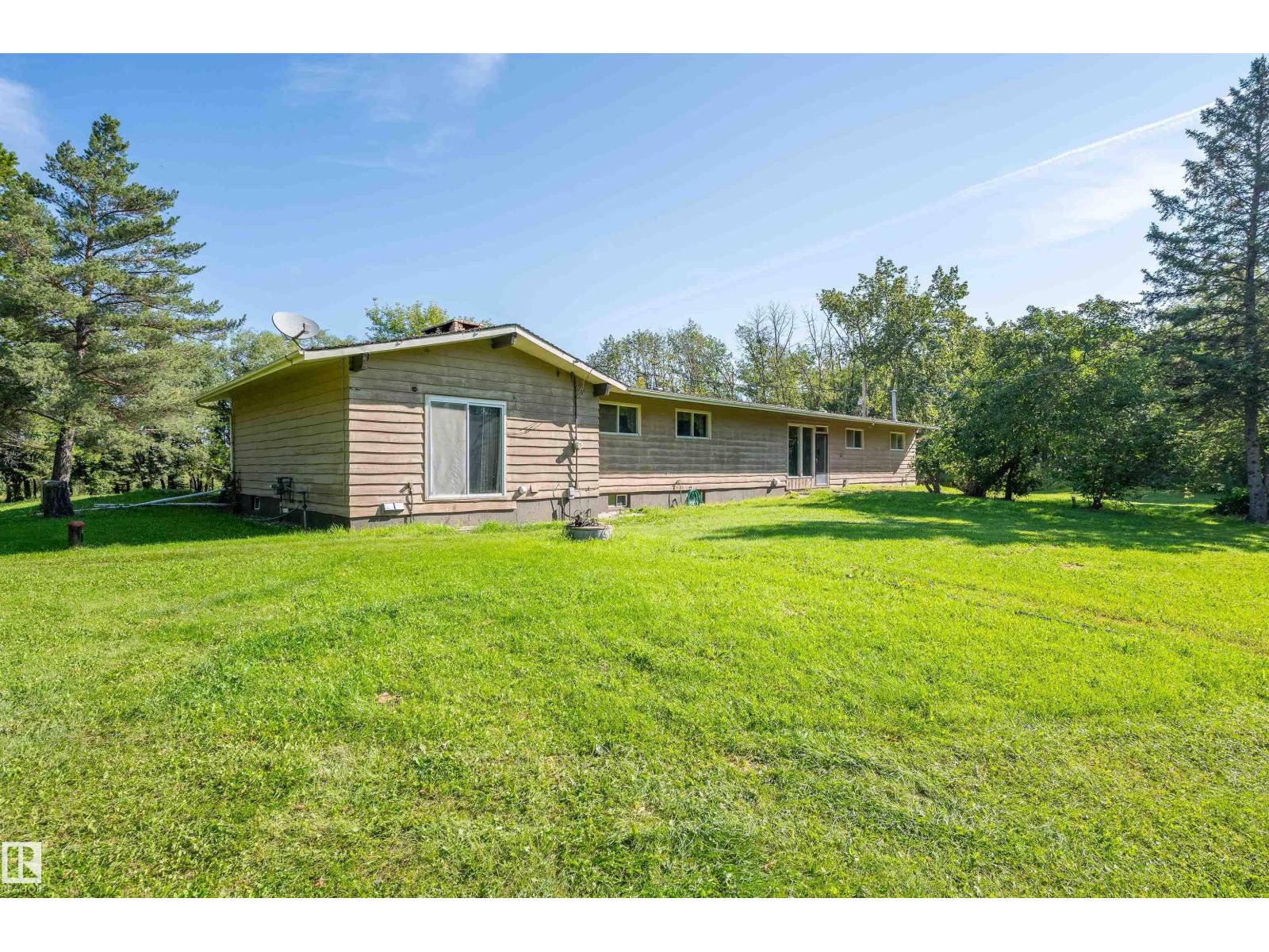 #109 52312 RGE ROAD 223 - 46