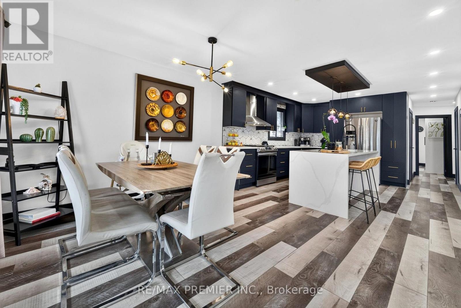 344 QUEENSDALE AVENUE - 13