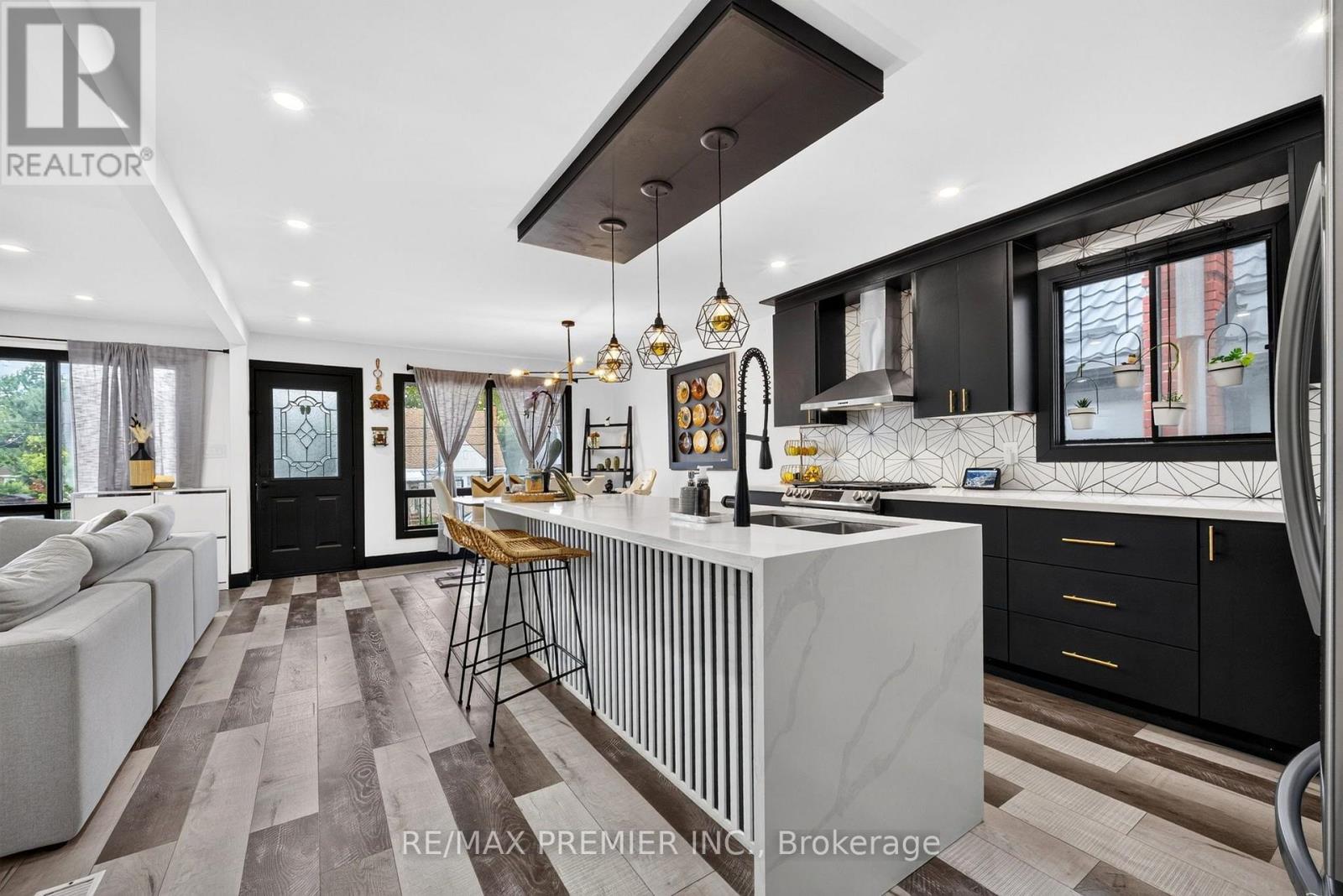 344 QUEENSDALE AVENUE - 17