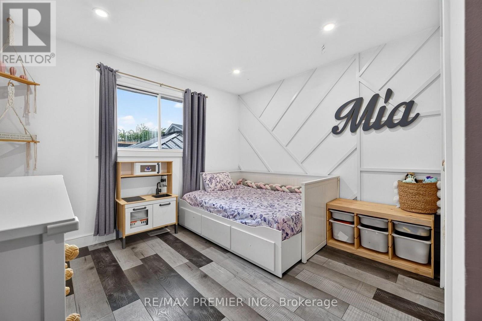 344 QUEENSDALE AVENUE - 20