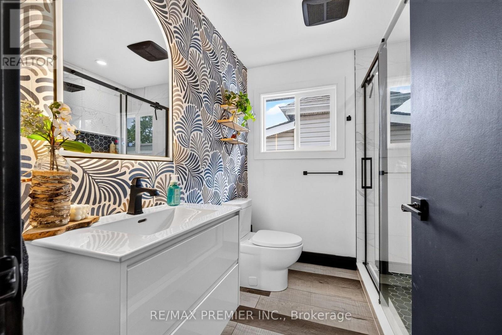 344 QUEENSDALE AVENUE - 23