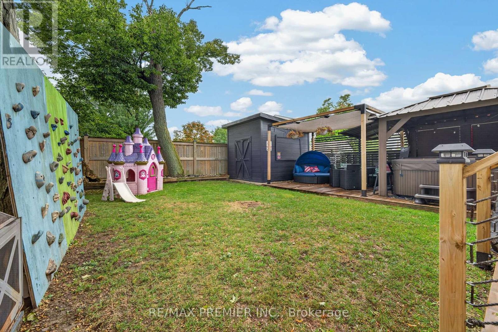 344 QUEENSDALE AVENUE - 24