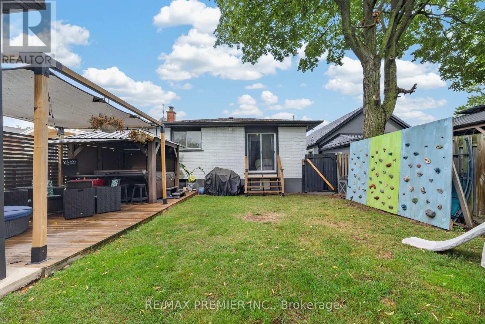 344 QUEENSDALE AVENUE - 25