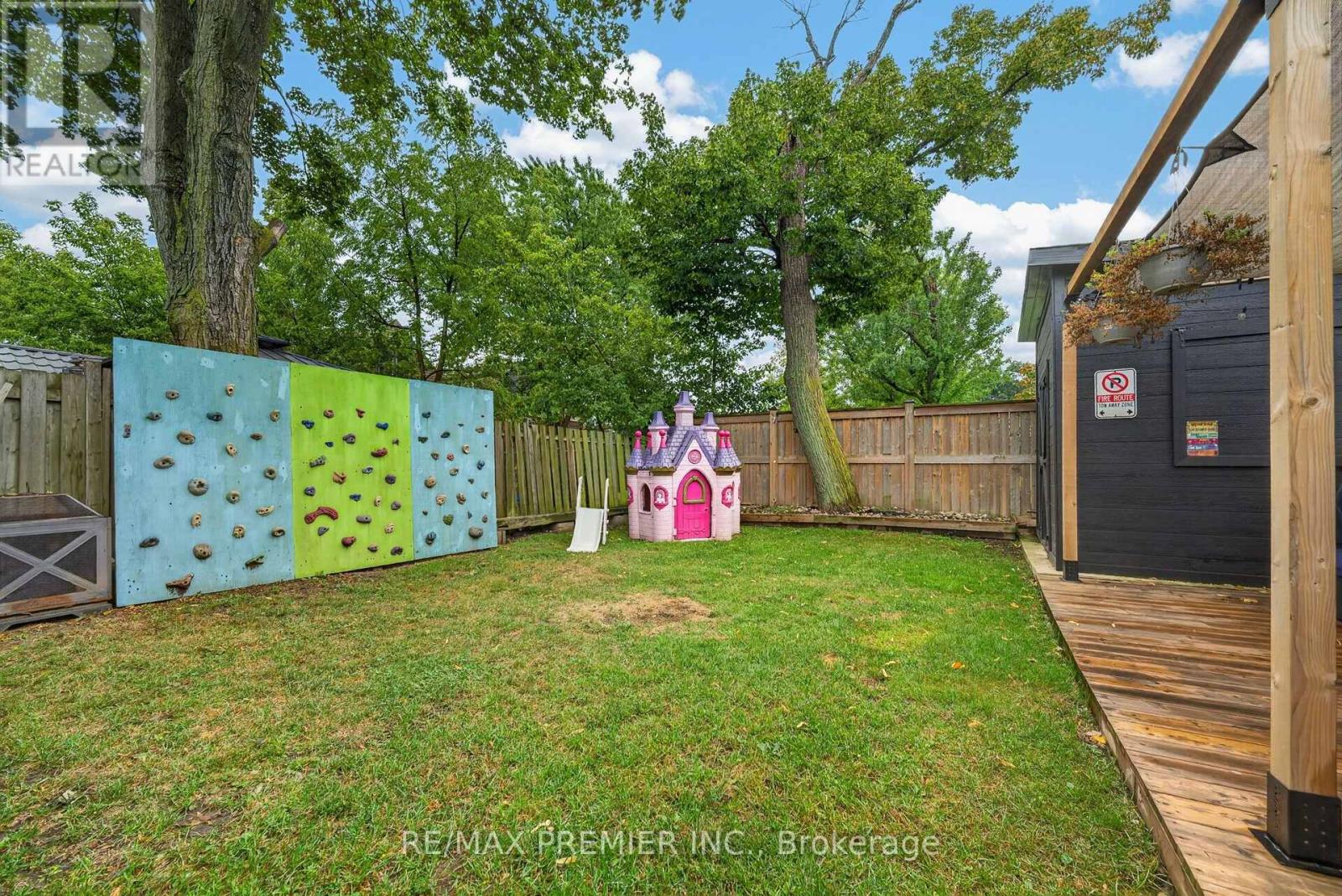 344 QUEENSDALE AVENUE - 28