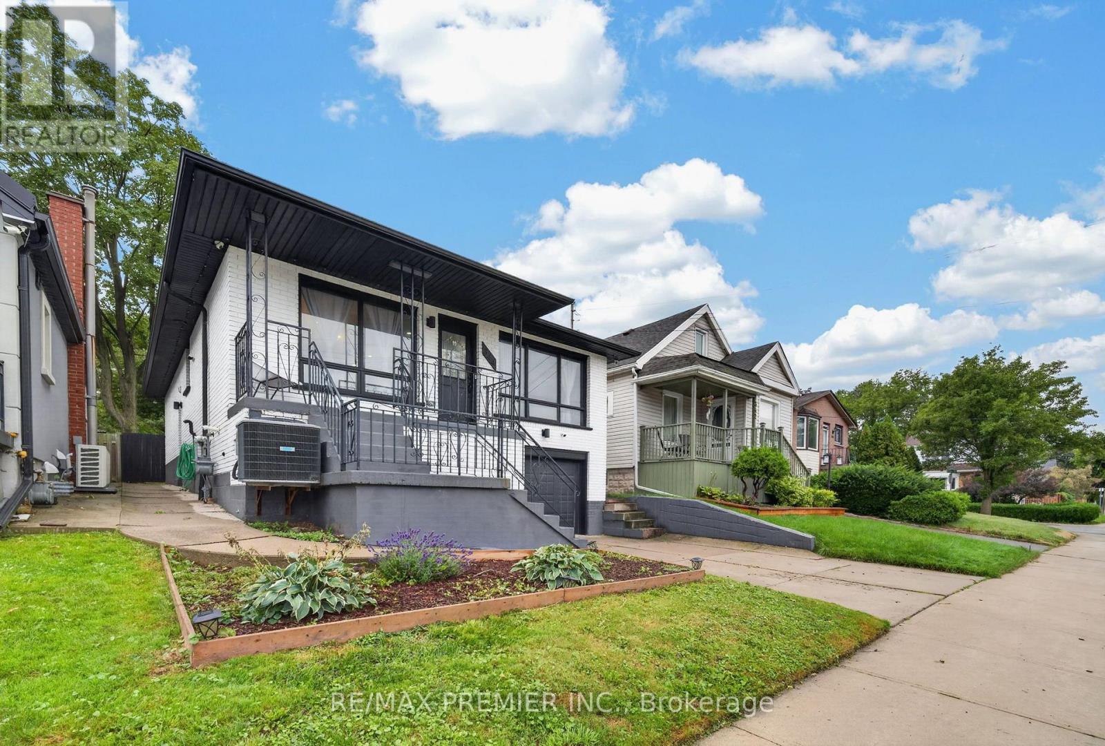 344 QUEENSDALE AVENUE - 3