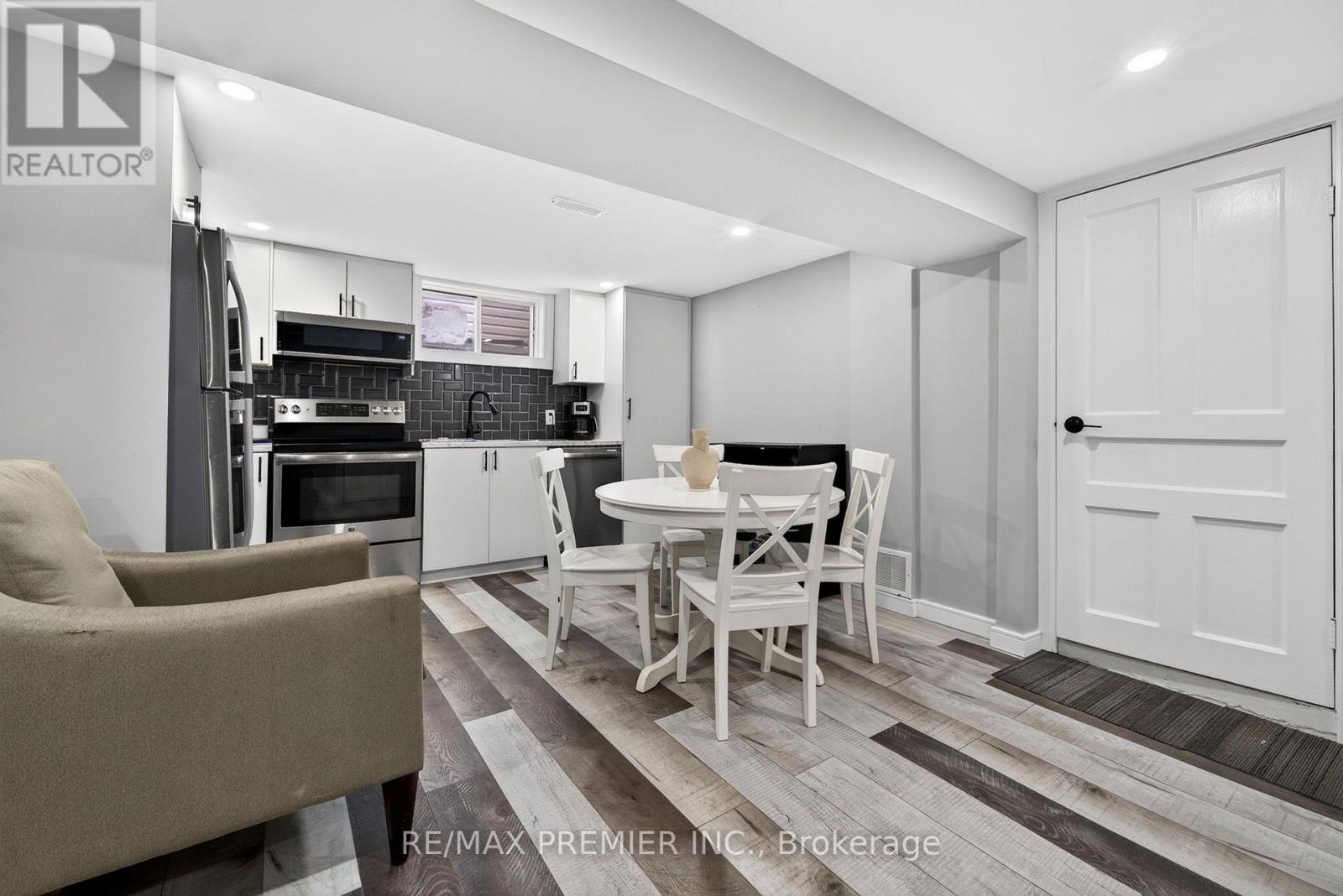 344 QUEENSDALE AVENUE - 30