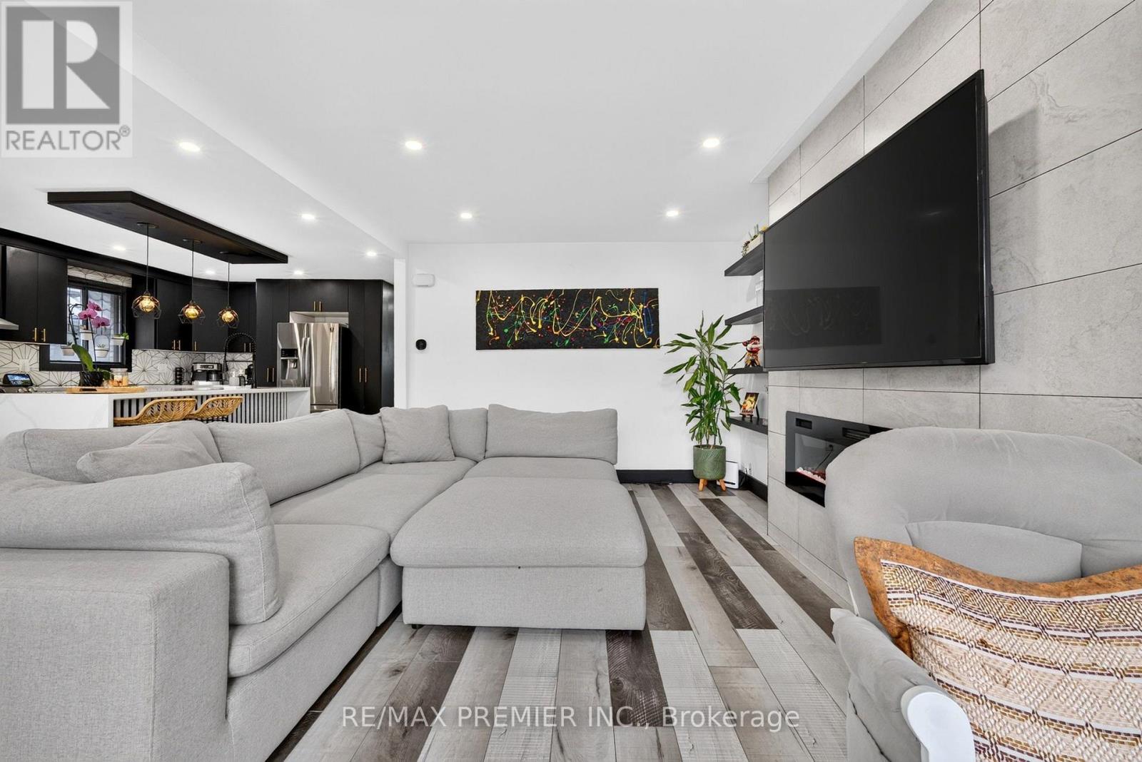 344 QUEENSDALE AVENUE - 8