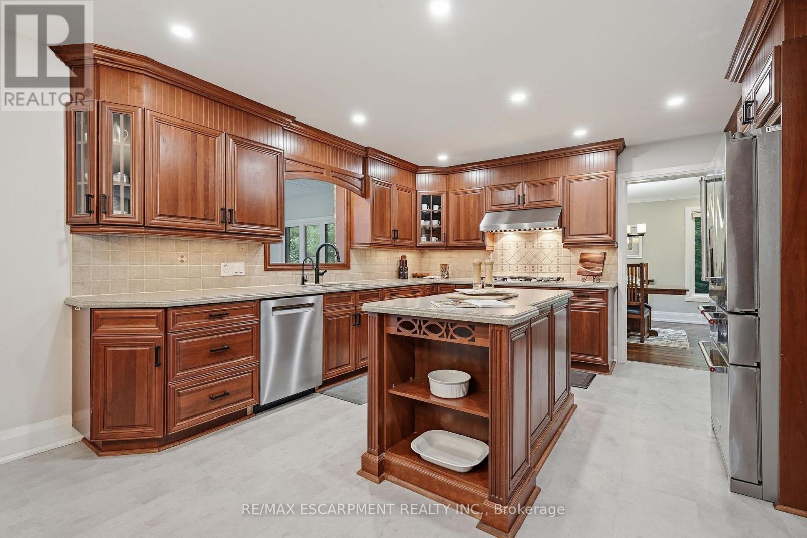 48 WOODEND DRIVE - 12