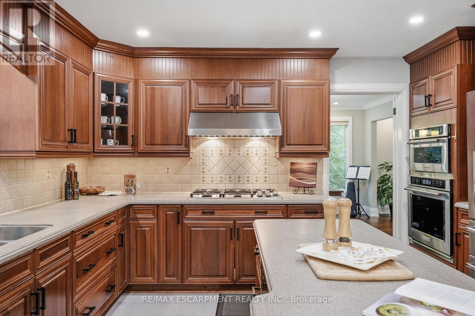 48 WOODEND DRIVE - 13