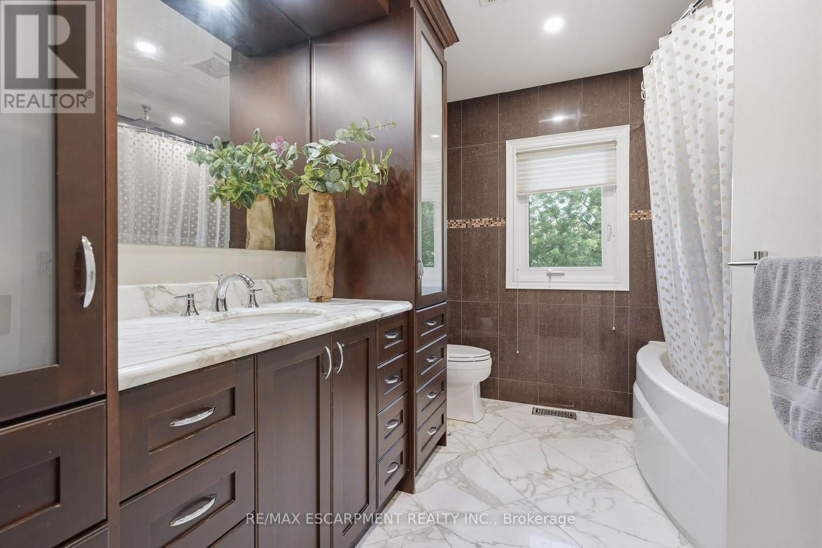 48 WOODEND DRIVE - 34
