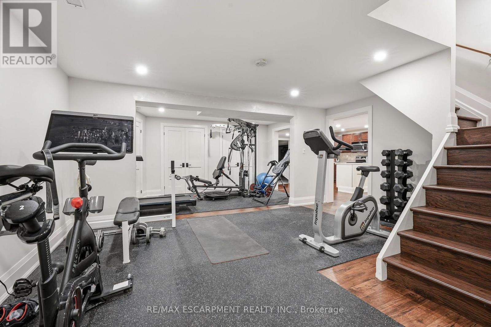 48 WOODEND DRIVE - 35