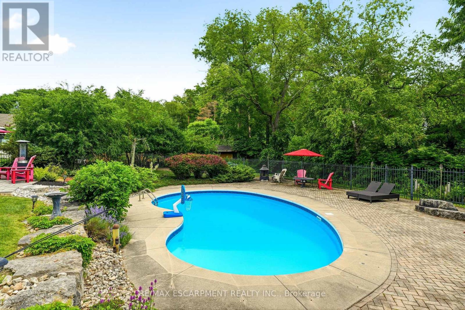 48 WOODEND DRIVE - 45