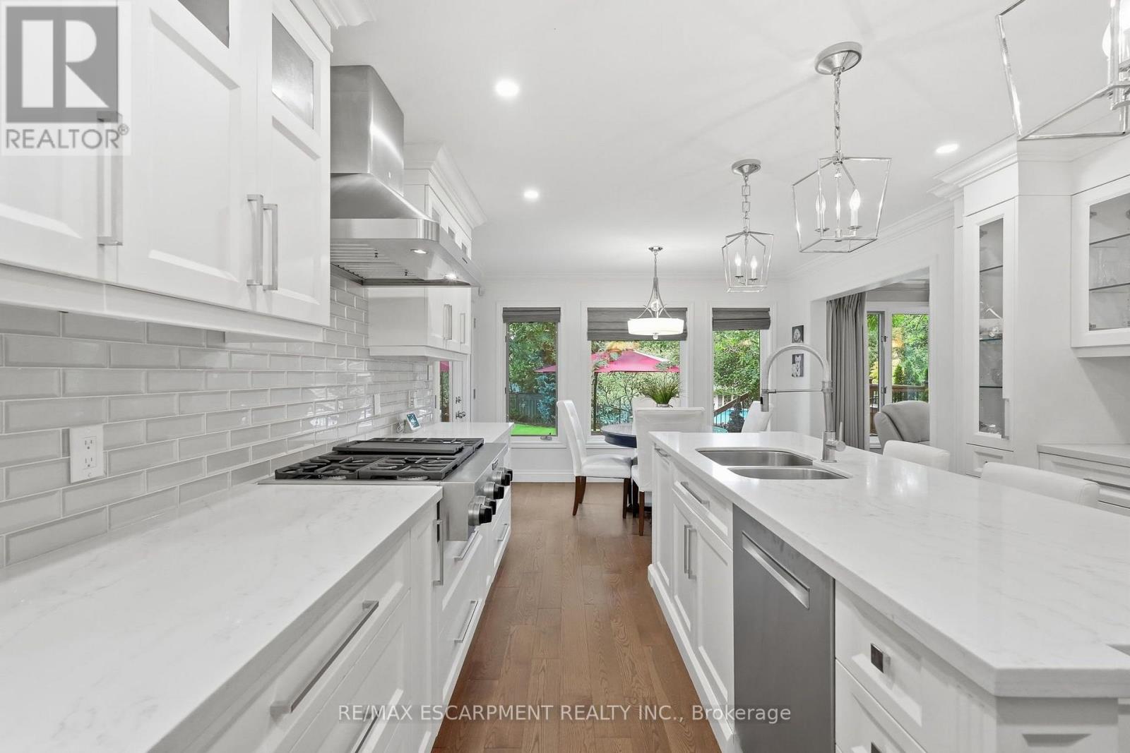 73 RICHMOND CRESCENT - 12