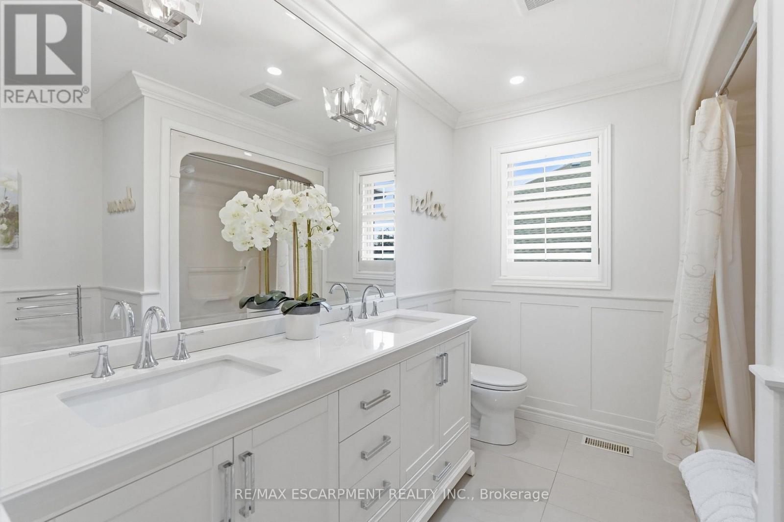 73 RICHMOND CRESCENT - 32