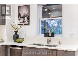 151 Jane Street, Toronto, ON M6S3Y8 Photo 14