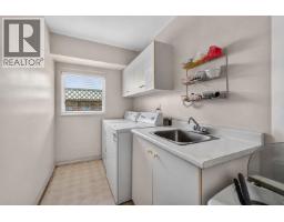 3780 Cunningham Drive, Richmond, BC V6X3N5 Photo 12