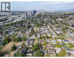 1988 Kensington Avenue, Burnaby, BC V5B4E1 Photo 8