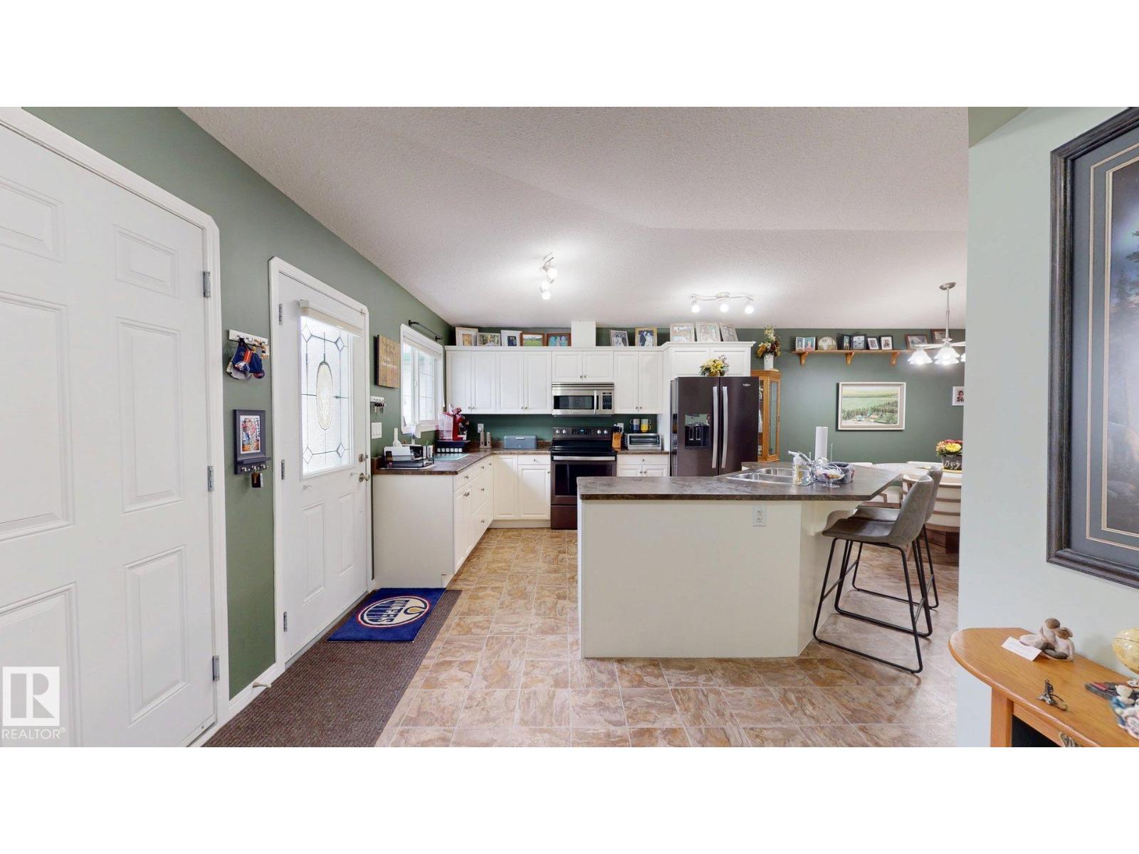 11 4651 Madsen AV - 11