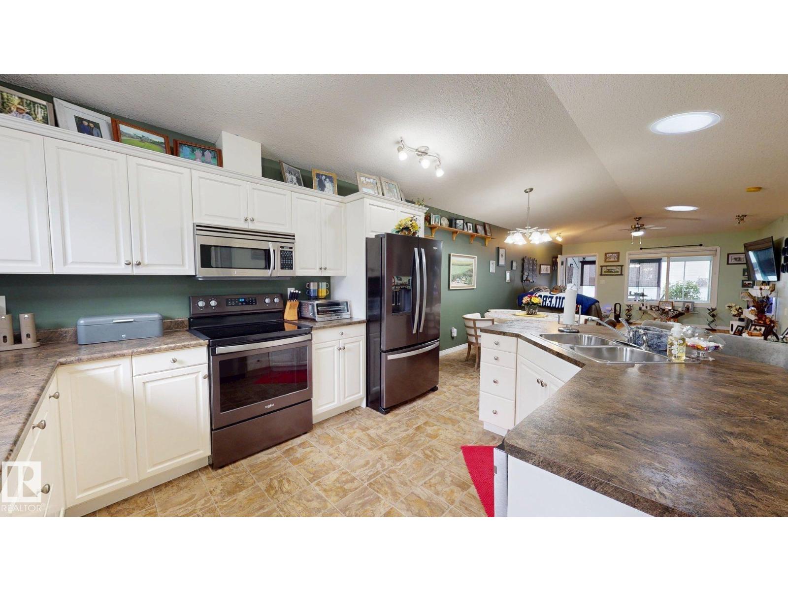 11 4651 Madsen AV - 12