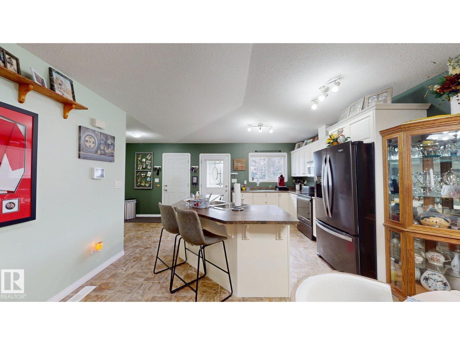 11 4651 Madsen AV - 16