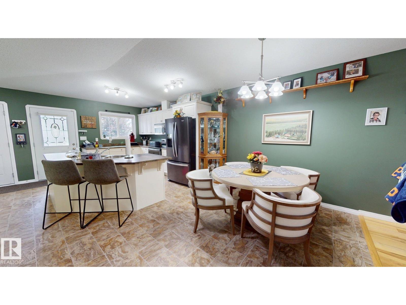 11 4651 Madsen AV - 17