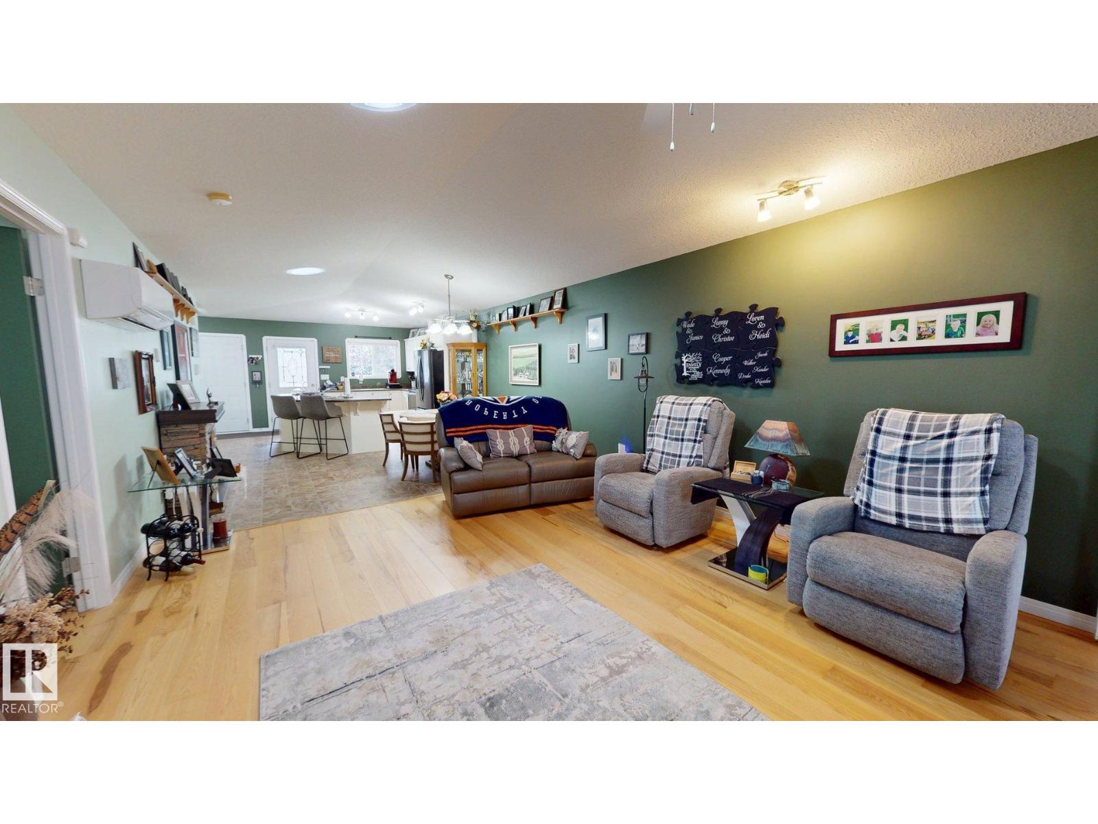 11 4651 Madsen AV - 19