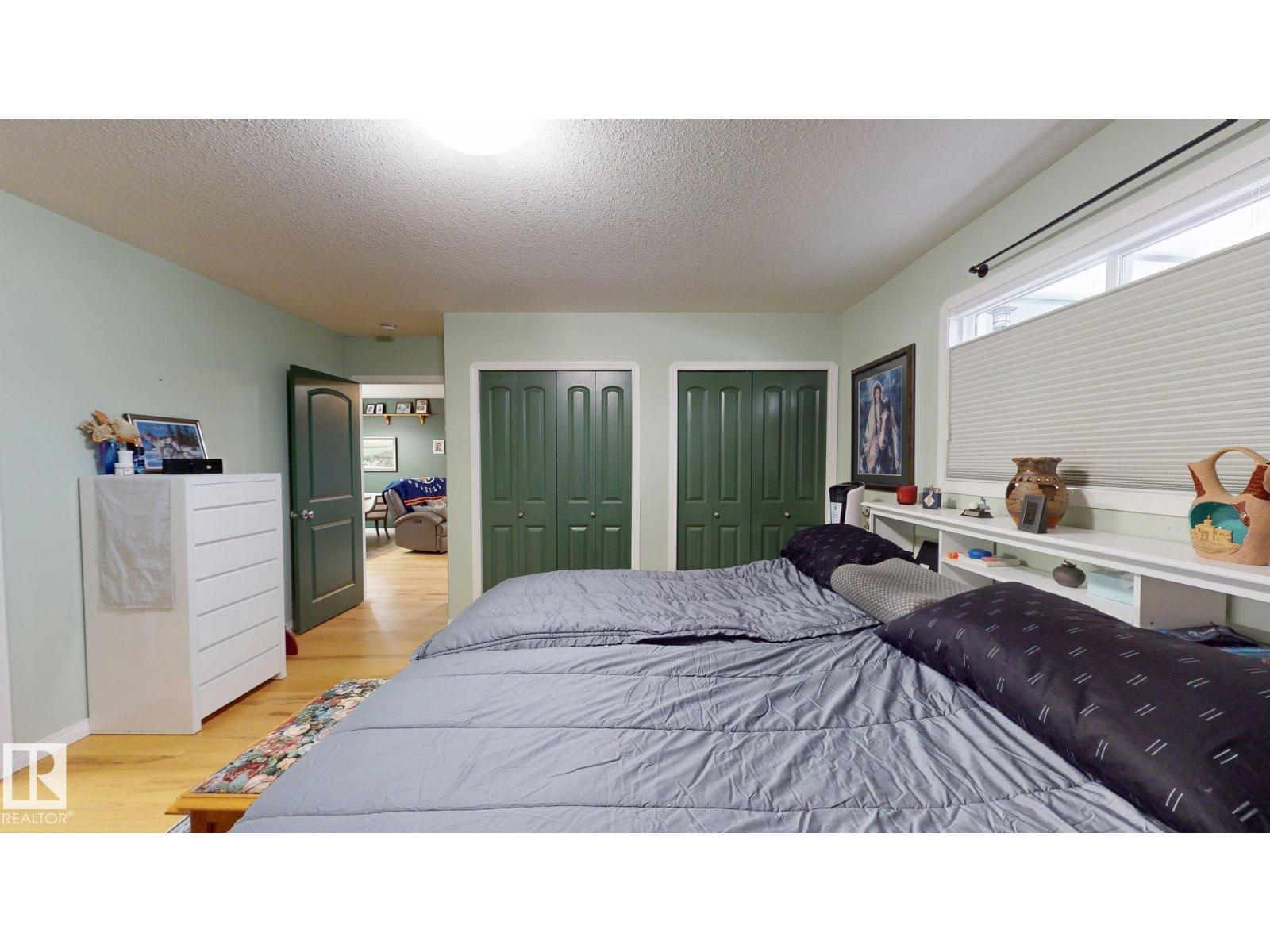 11 4651 Madsen AV - 23
