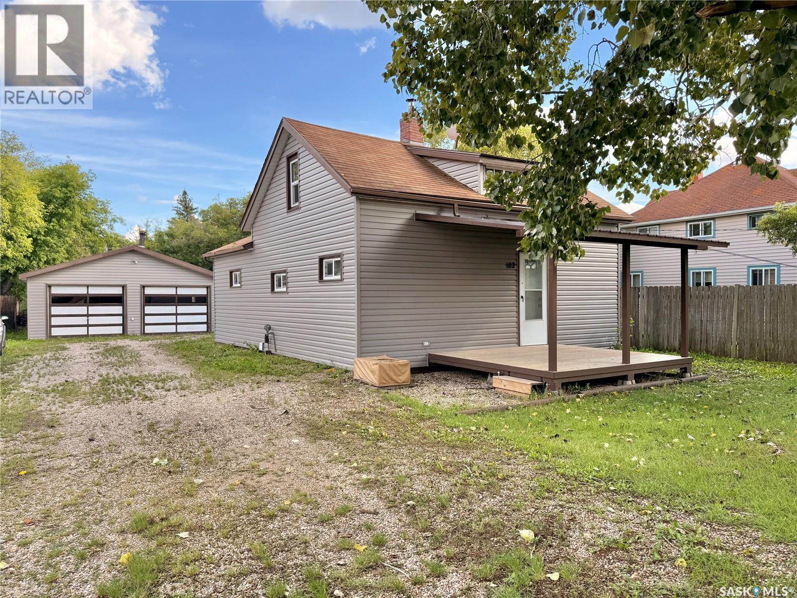 102 Oronsay STREET - 1