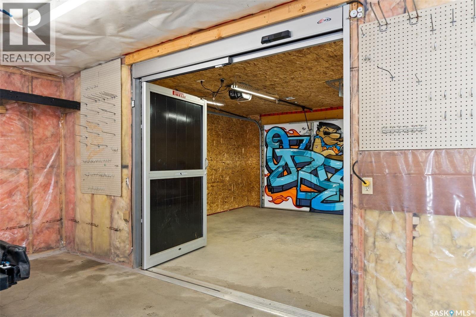 102 Oronsay STREET - Image 33