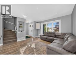 Foyer - 5121 Campling Avenue, Regina, SK S4W0L6 Photo 6