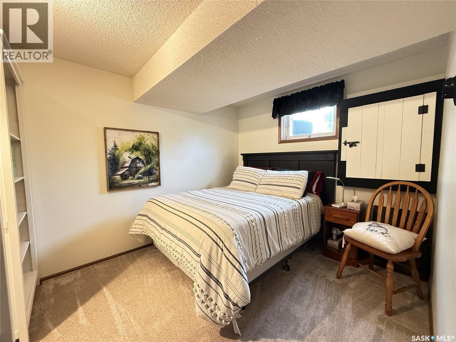 1709 Eaglesham AVENUE - 17