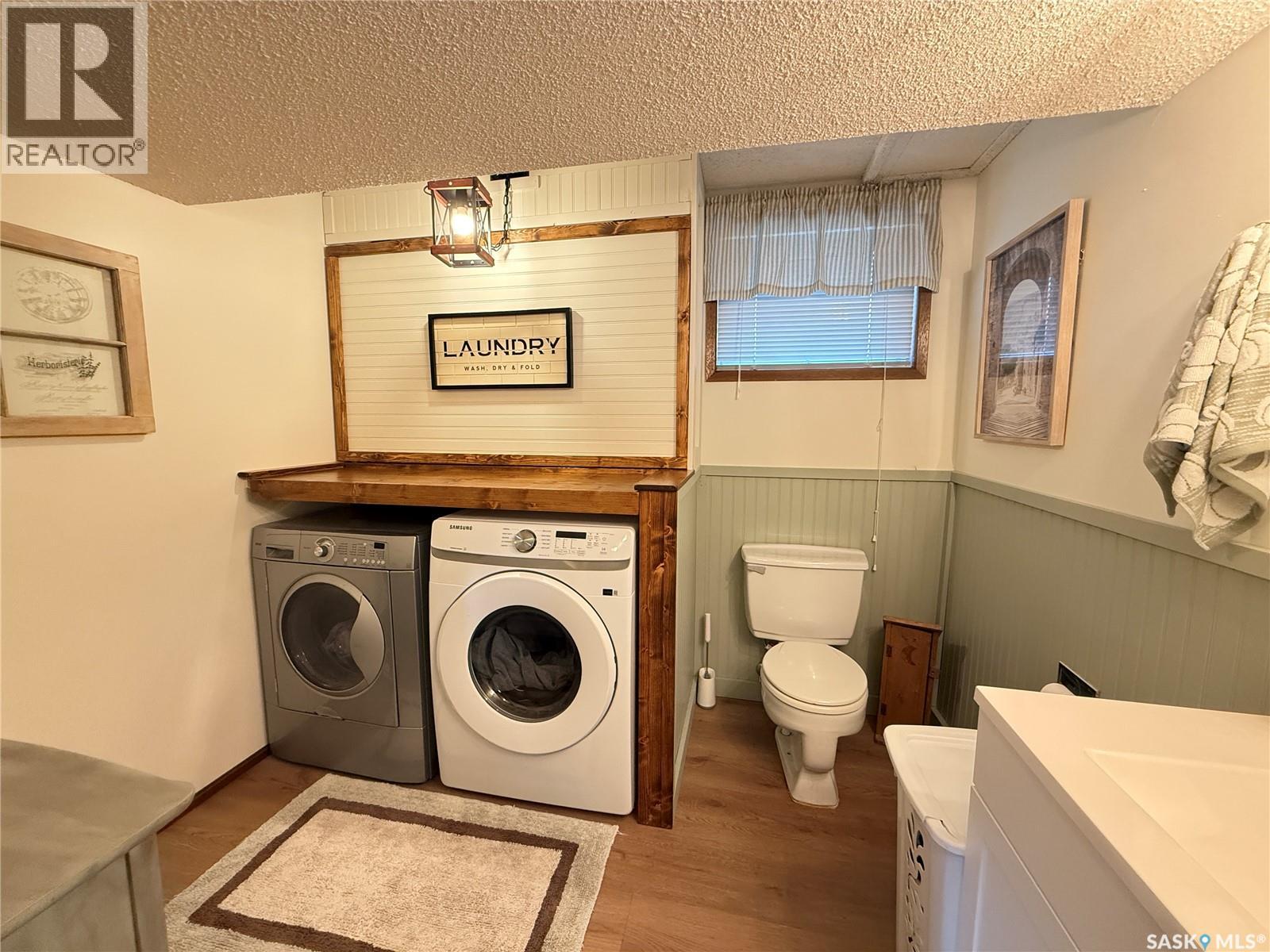 1709 Eaglesham AVENUE - 19