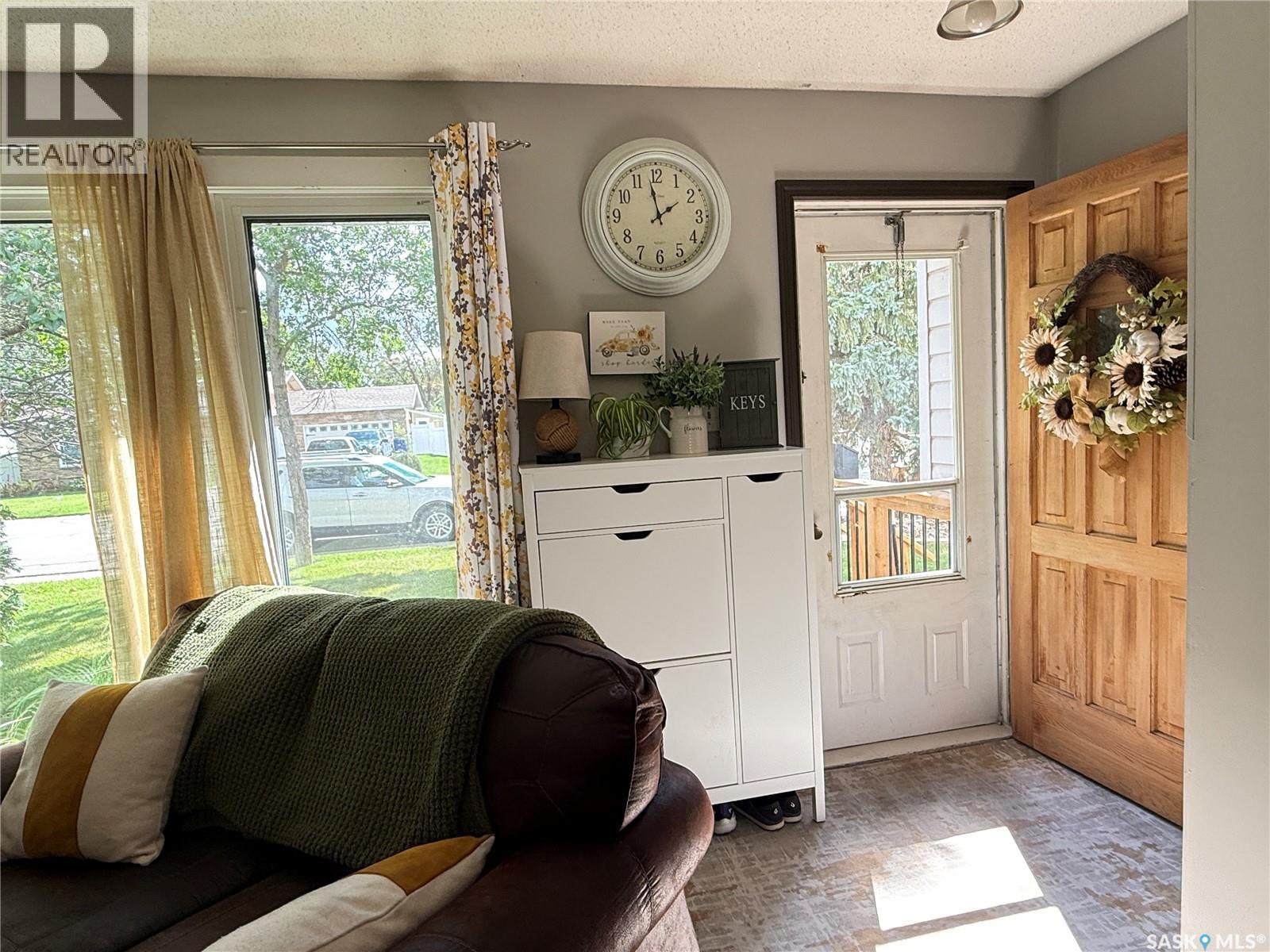 1709 Eaglesham AVENUE - 2
