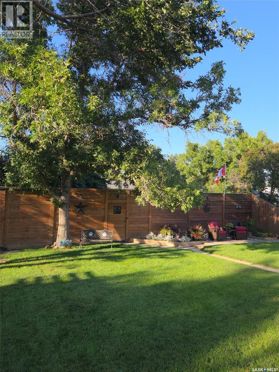 1709 Eaglesham AVENUE - 28