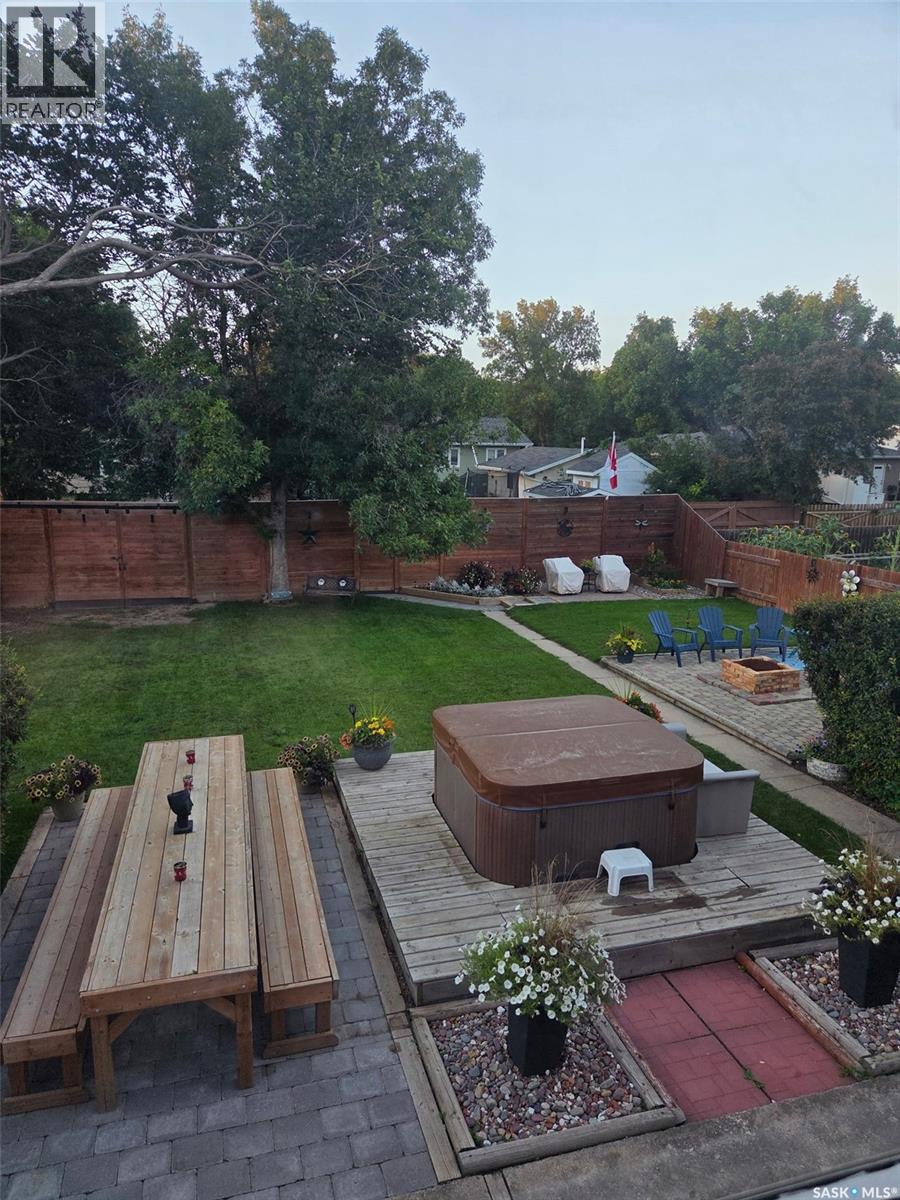 1709 Eaglesham AVENUE - 32