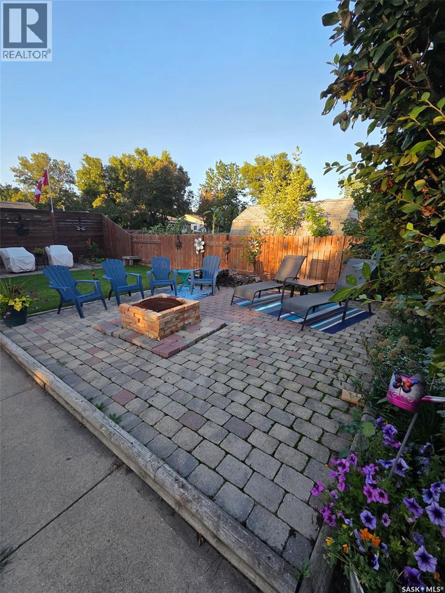 1709 Eaglesham AVENUE - 33