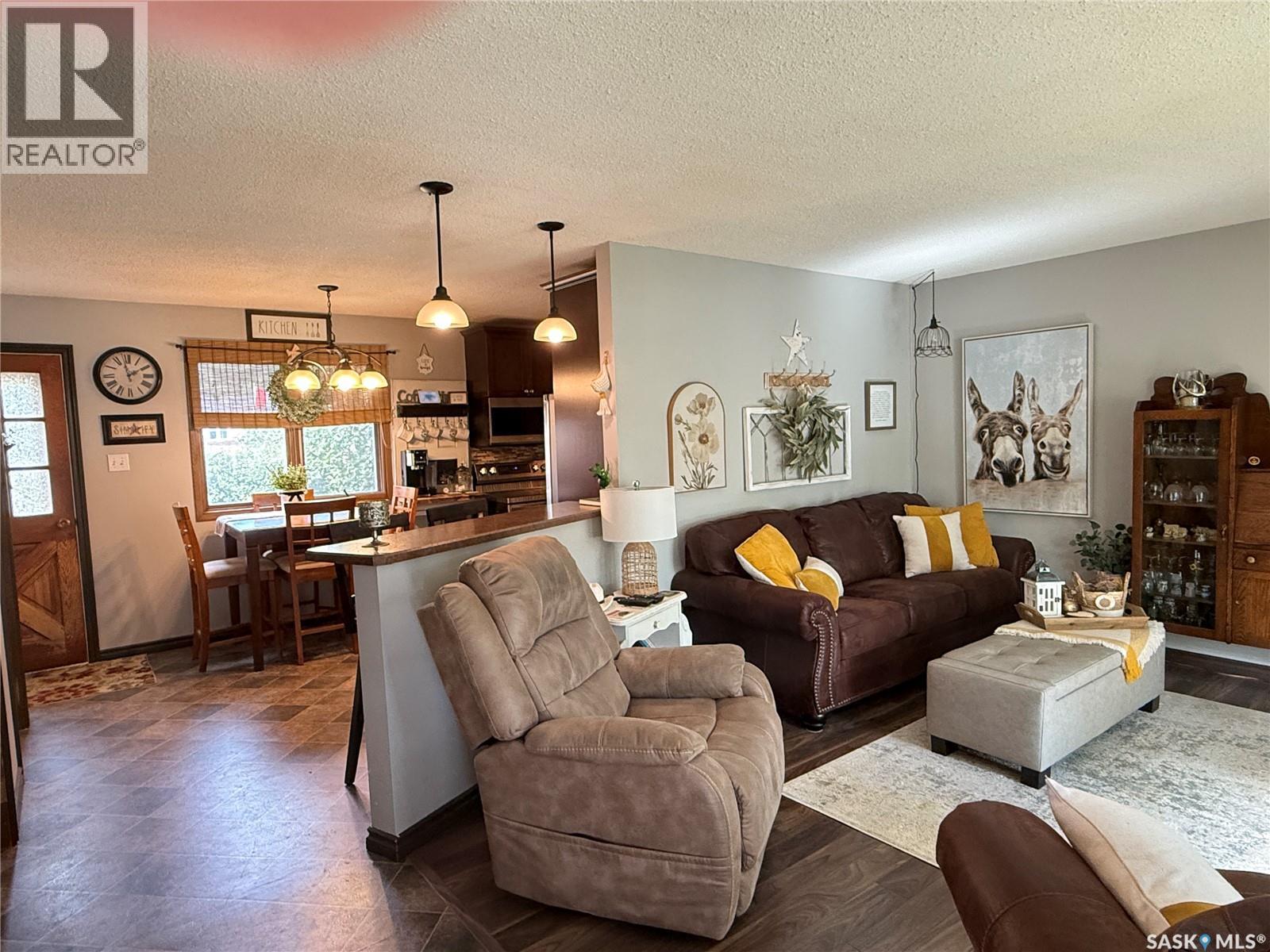 1709 Eaglesham AVENUE - 4