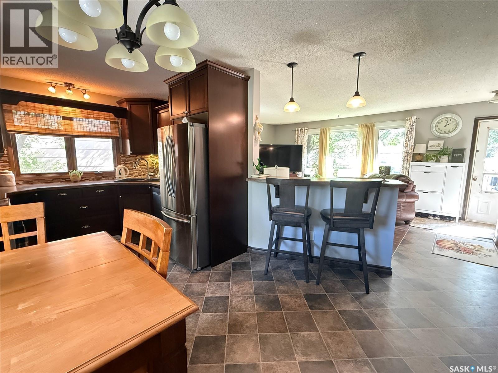 1709 Eaglesham AVENUE - 5
