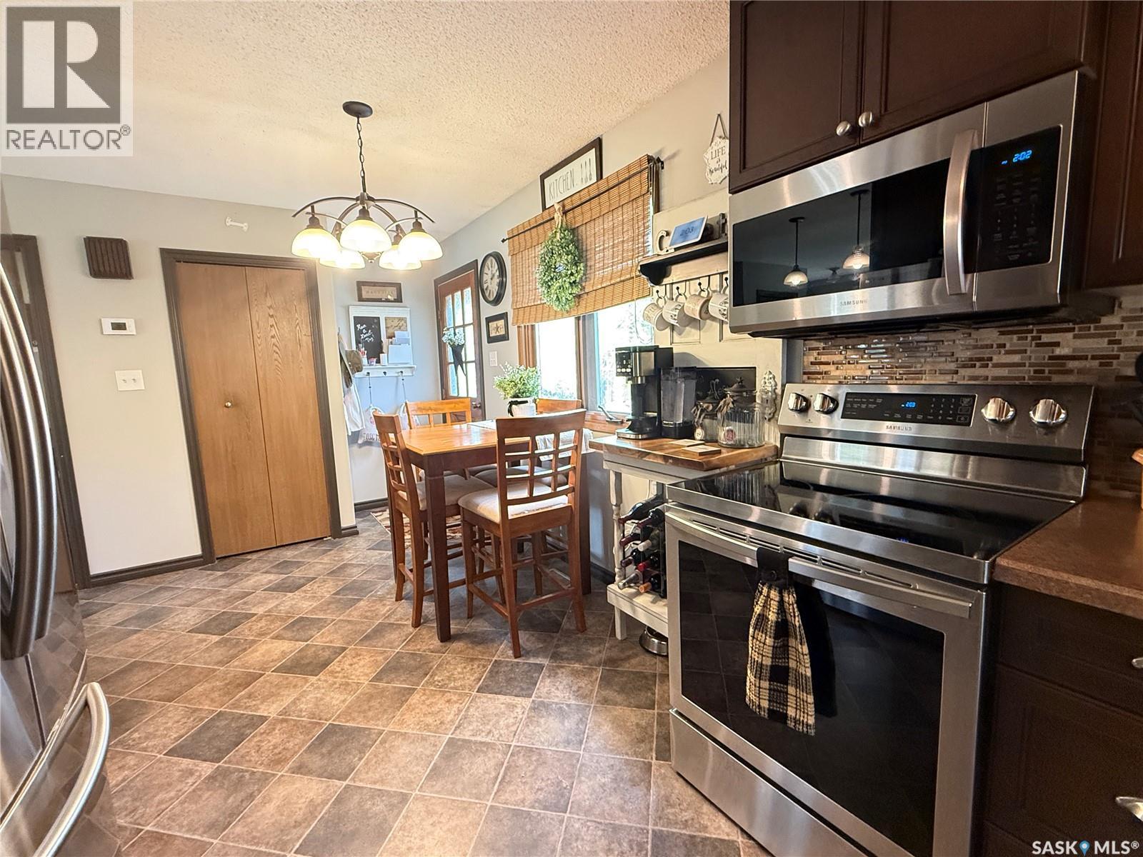 1709 Eaglesham AVENUE - 6