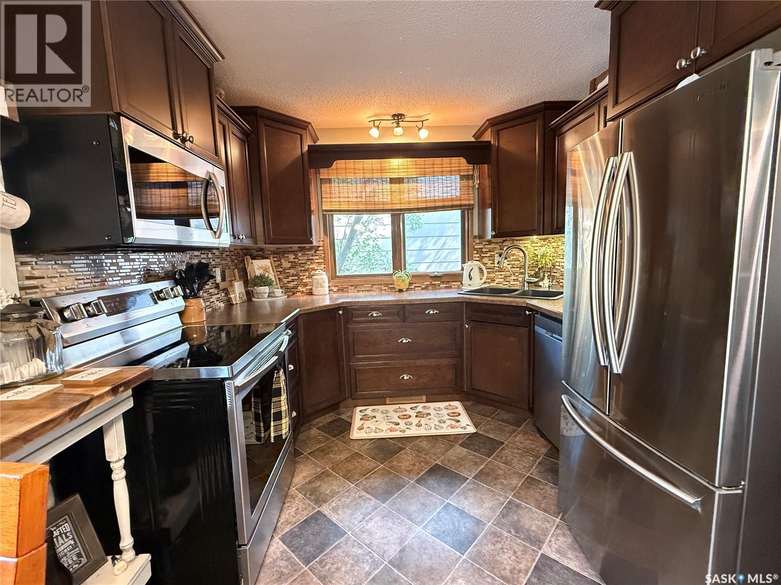 1709 Eaglesham AVENUE - 7
