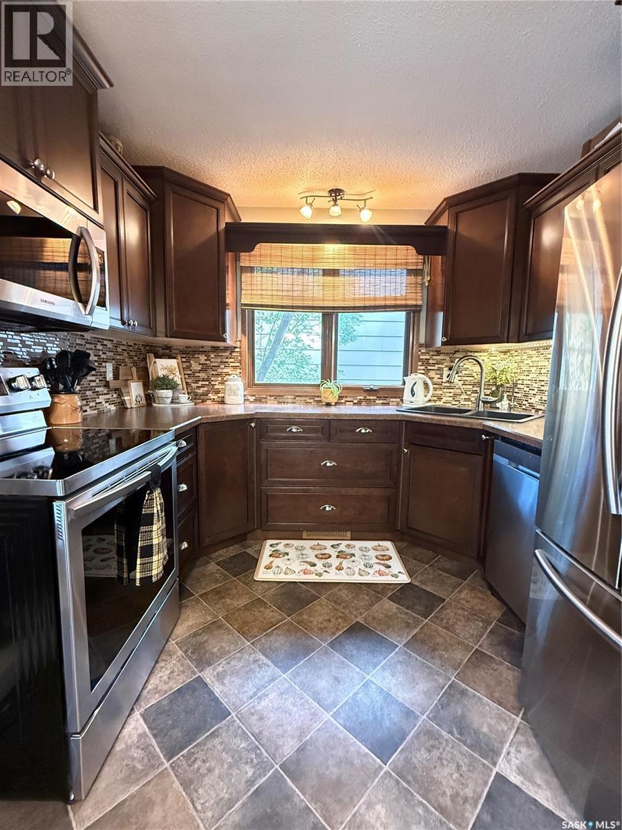 1709 Eaglesham AVENUE - 8