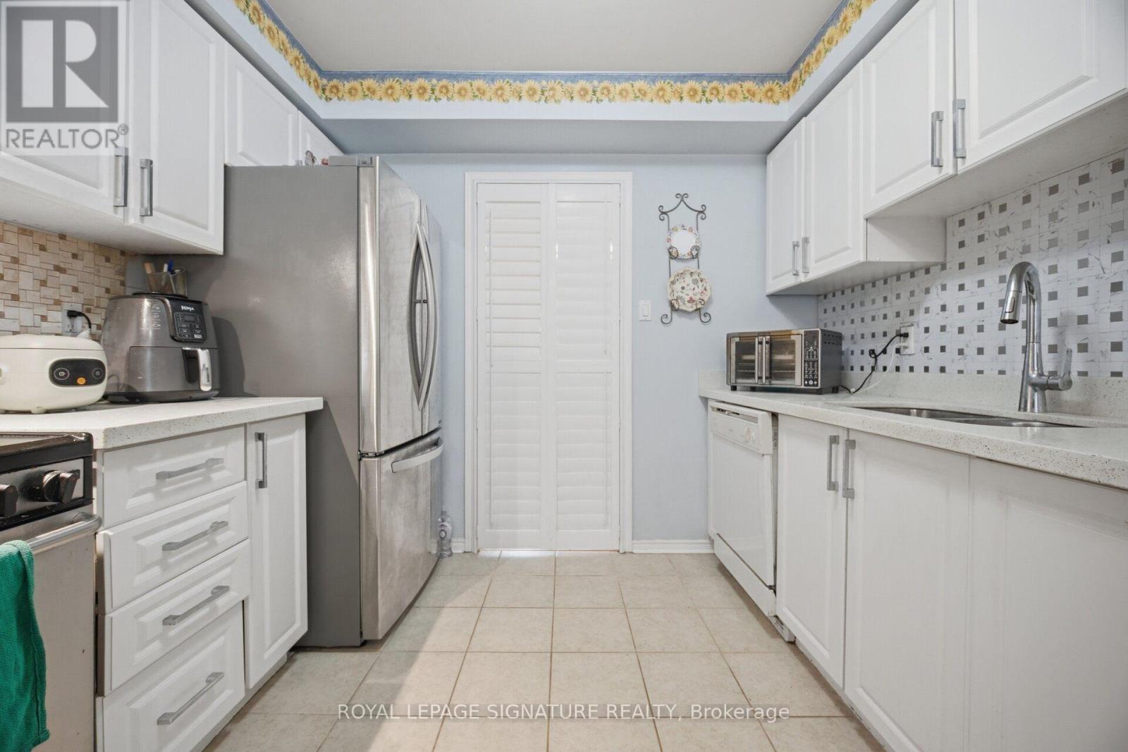 1579 MARSHCOURT DRIVE - 19