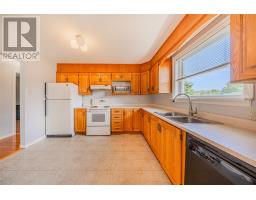 14 Beaverbrook Drive thumbnail 12