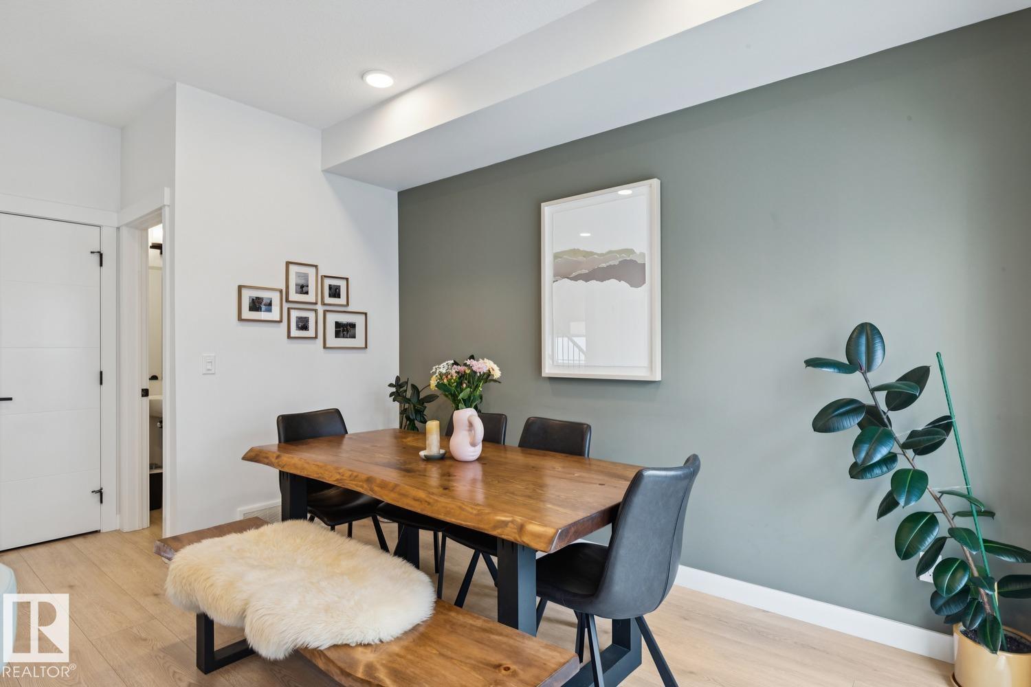 #6 9745 92 ST NW - 14