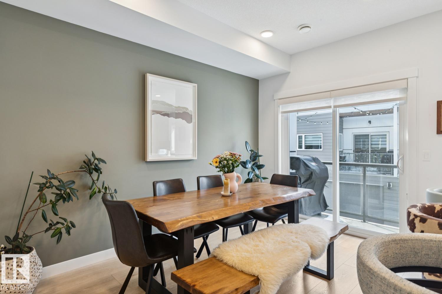 #6 9745 92 ST NW - 15