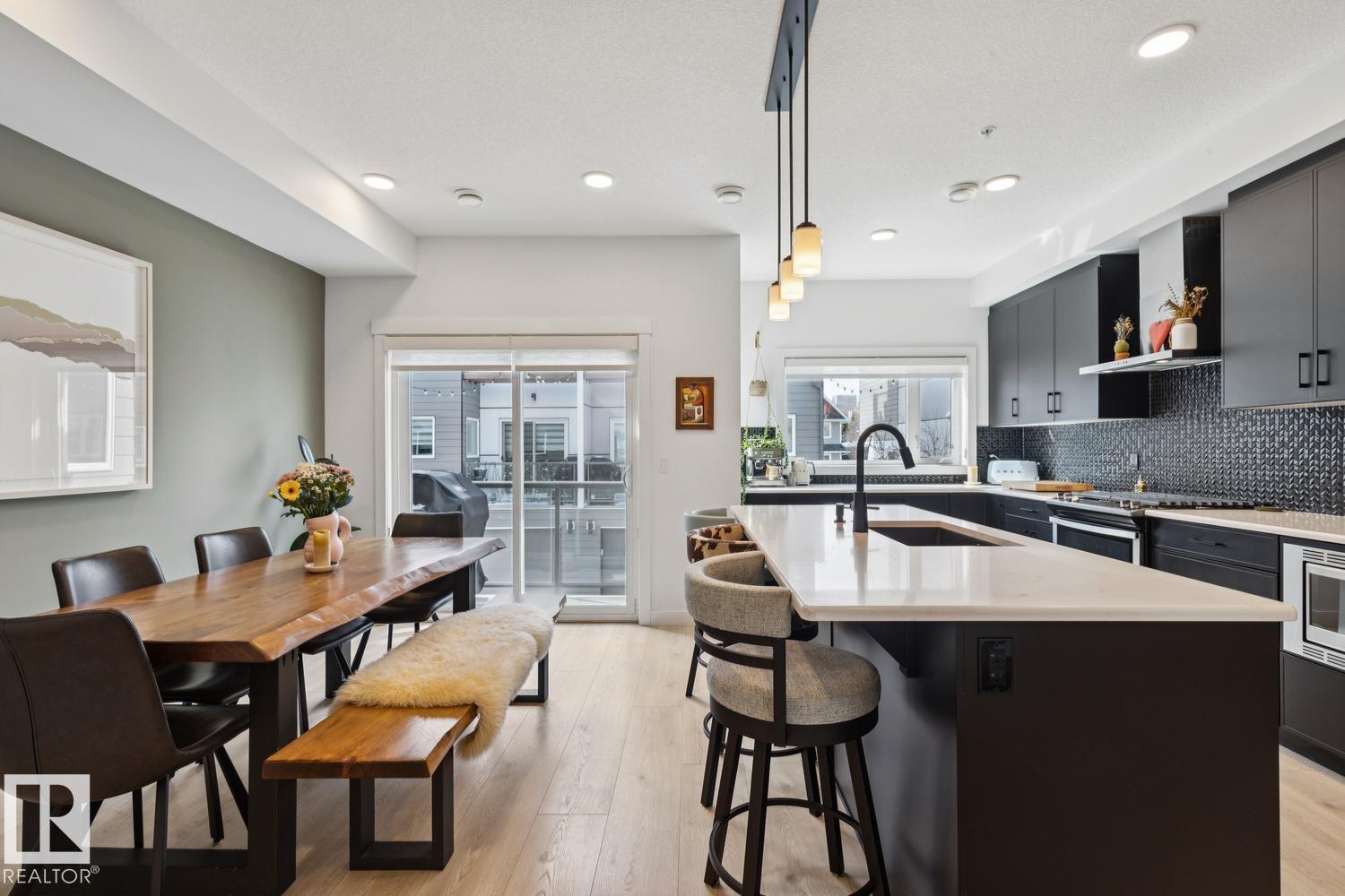 #6 9745 92 ST NW - 20