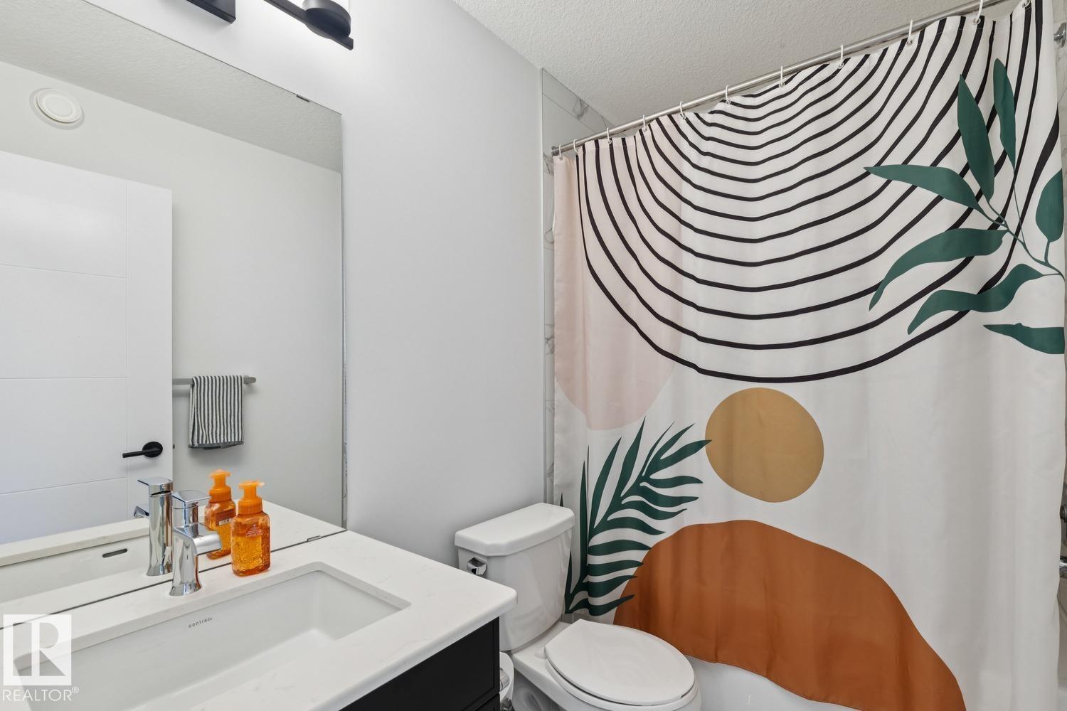 #6 9745 92 ST NW - 23